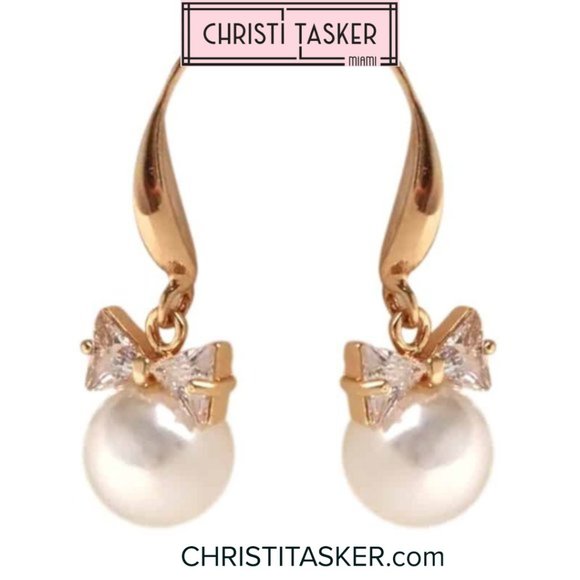 Bowtie Peal Earrings - Picture 1 of 5